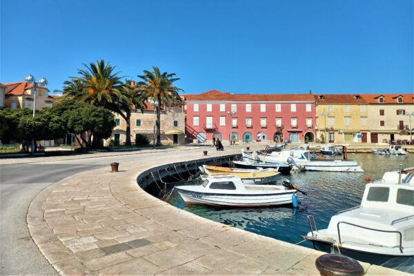 Supetar - photo 7