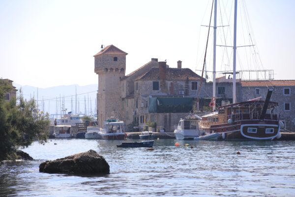 Kaštel Gomilica - photo 1