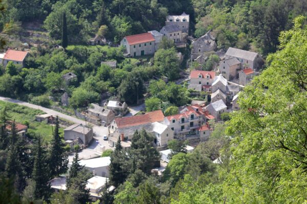 Zakučac - photo 3