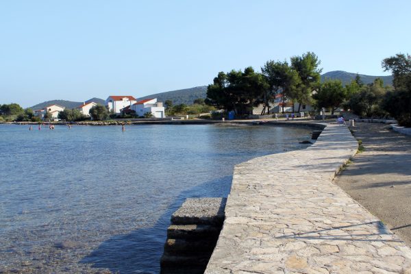 Neviđane - photo 6