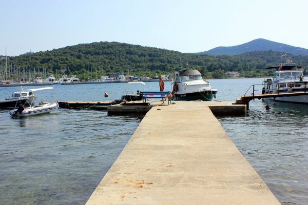 Sutomišćica - photo 9