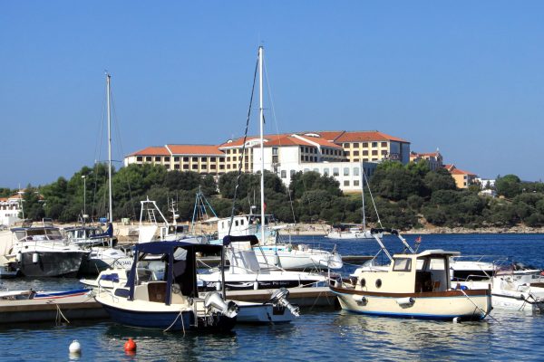 Pješčana Uvala - photo 3