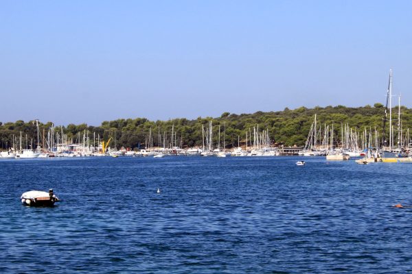 Pješčana Uvala - photo 4