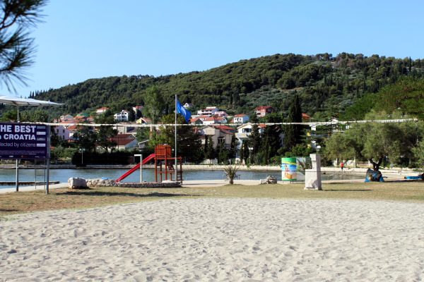 Sutomišćica - photo 28