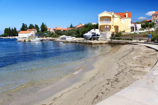 Sutomišćica - photo 17